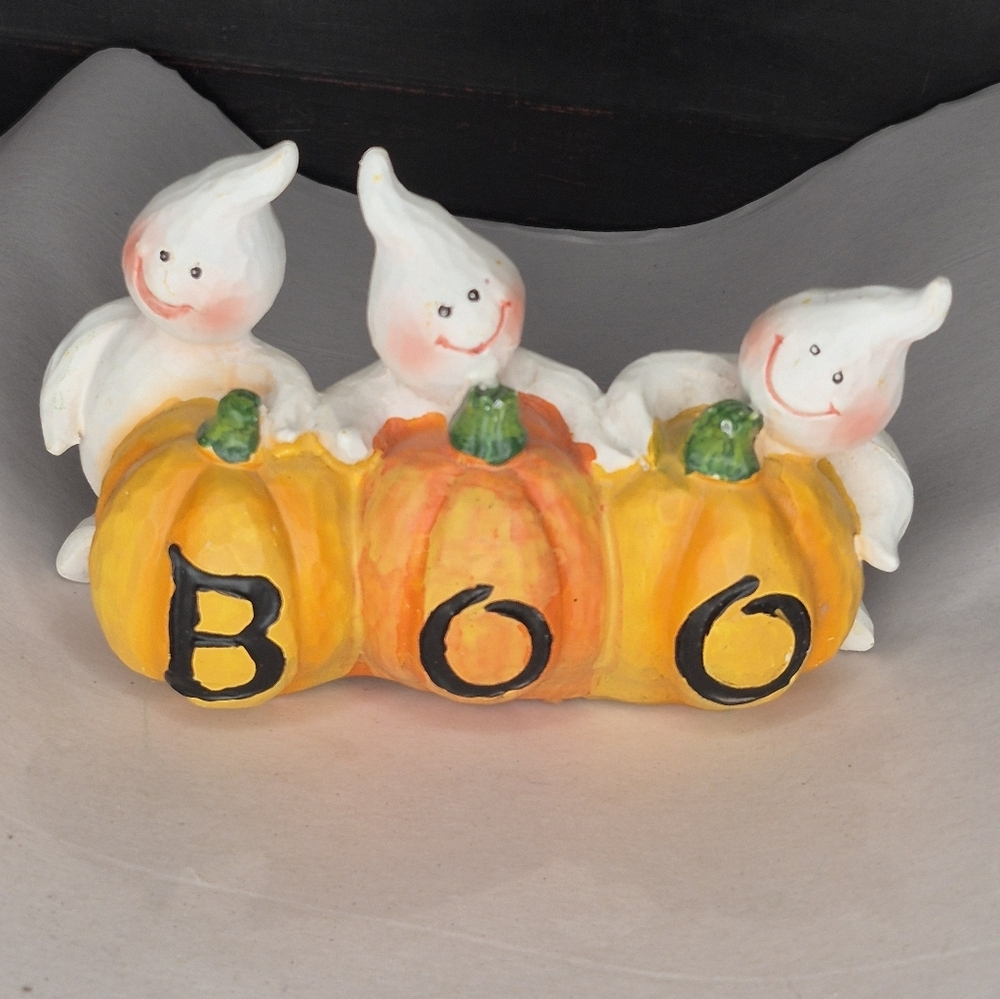 Ghosts And Pumpkins "Boo" Wooden Halloween Figurine - Picture 1 of 5